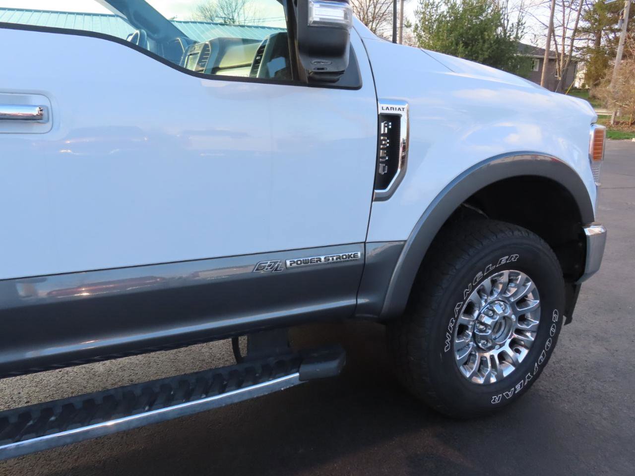 Used 2021 Ford F350 Lariat w/ Chrome Package image 24