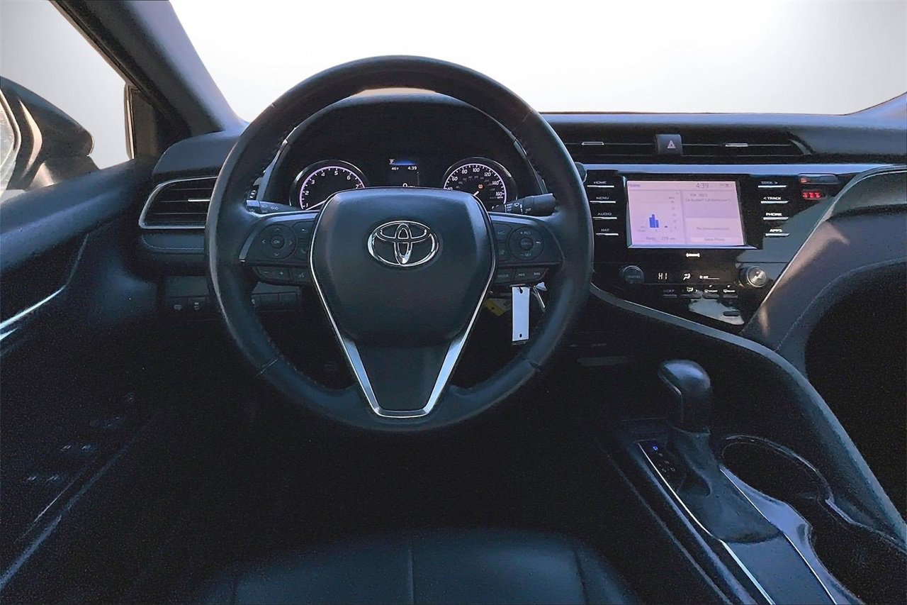 Used 2020 Toyota Camry SE image 11