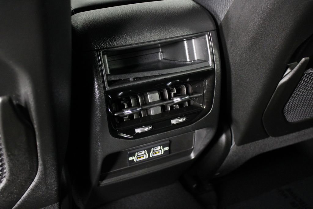 Used 2025 Jeep Grand Cherokee Laredo image 22