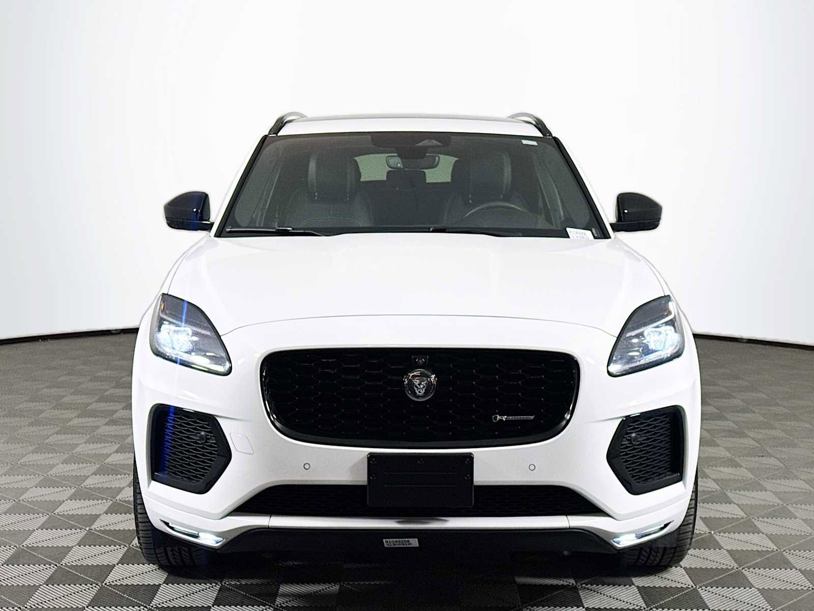 Used 2024 Jaguar E-PACE R-Dynamic SE image 2