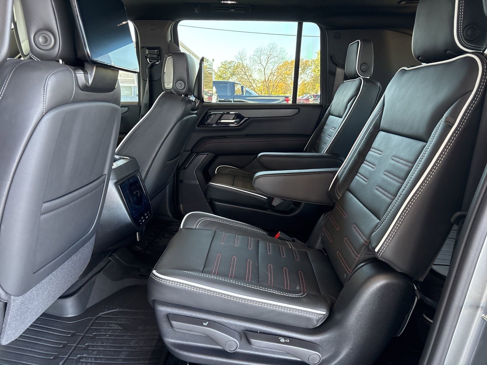 New 2026 GMC Yukon XL AT4 Ultimate w/ LPO, Floor Liner Package image 15