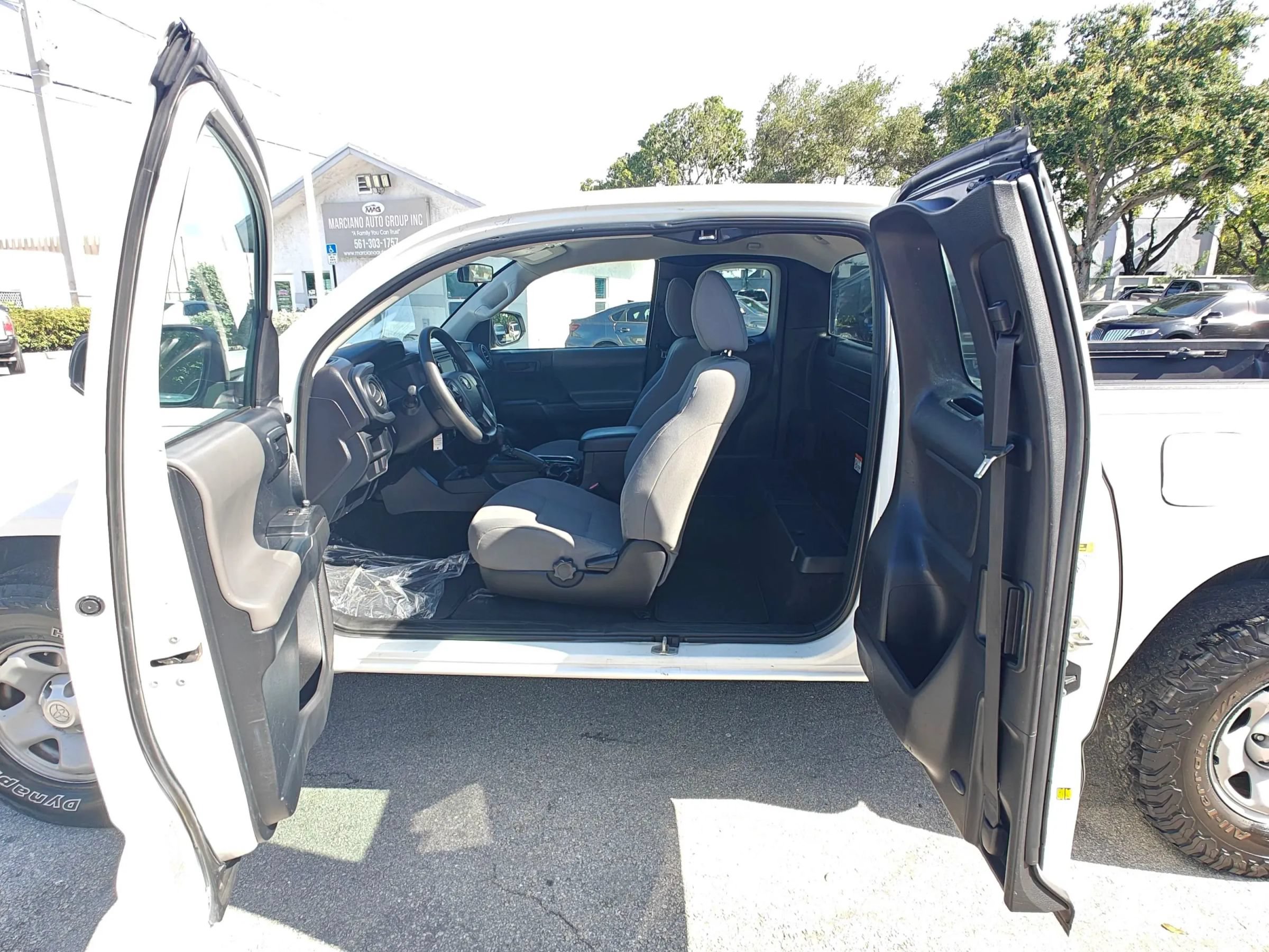 Used 2017 Toyota Tacoma SR RWD image 12