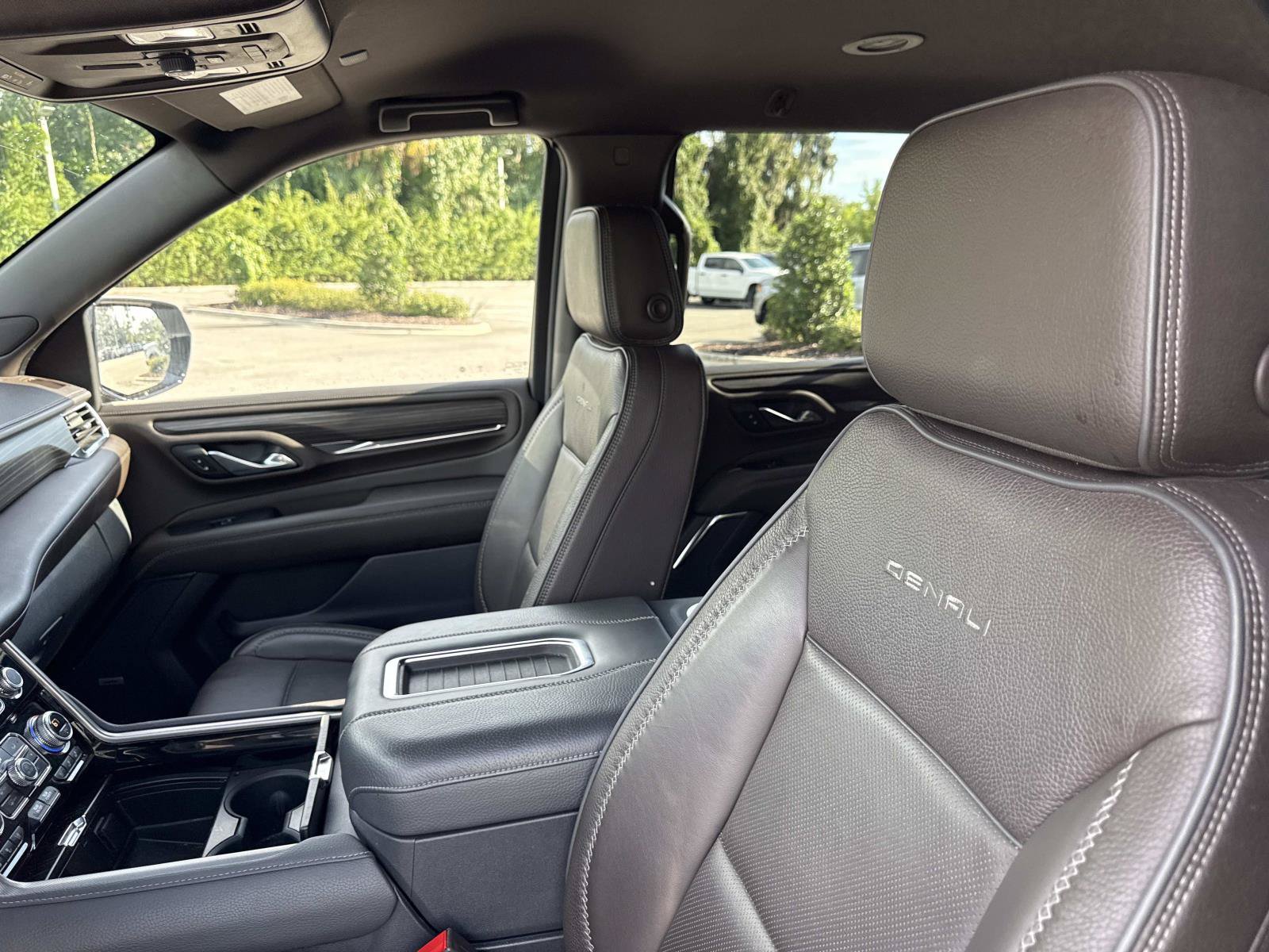 Used 2023 GMC Yukon Denali RWD image 21