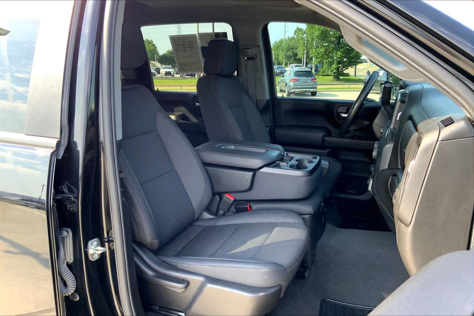 Certified 2024 Chevrolet Silverado 2500 Custom w/ Custom Value Package AWD/4WD image 9