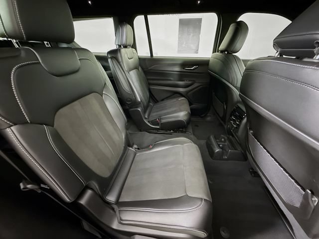 Used 2024 Jeep Grand Cherokee L Altitude AWD/4WD image 28