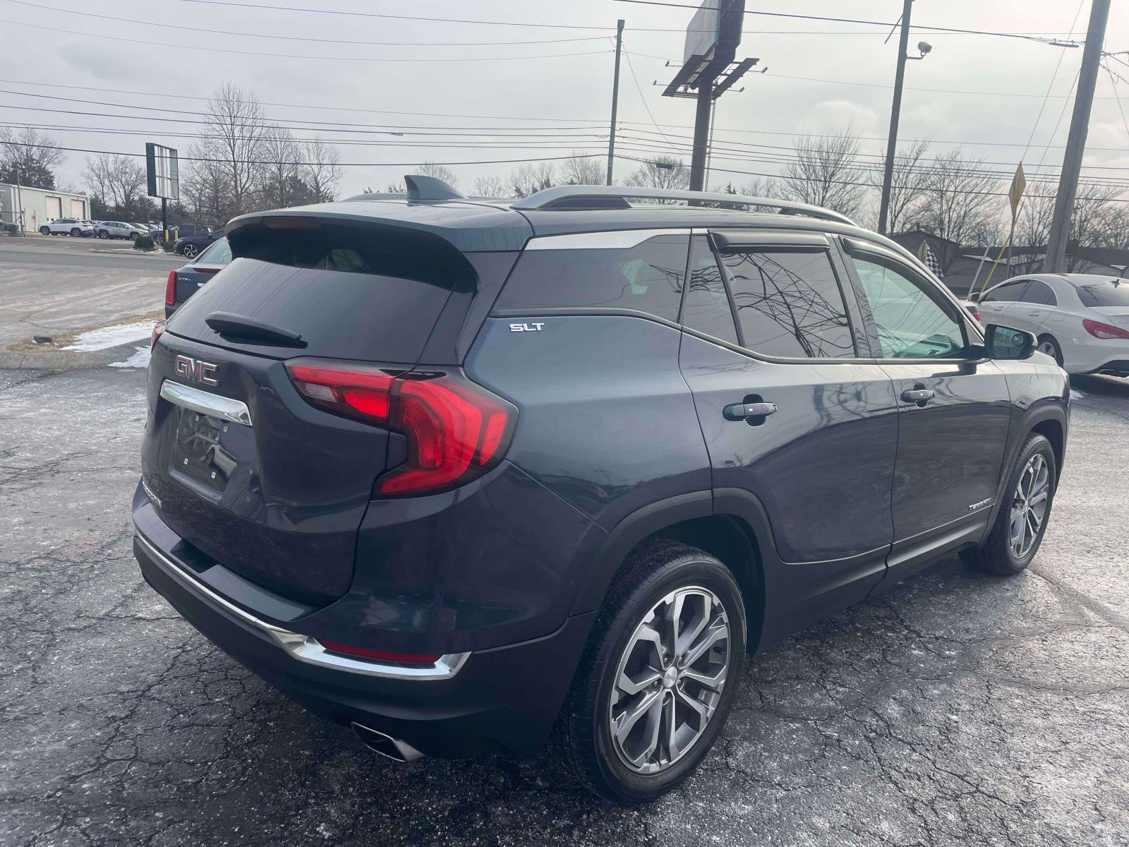 Used 2018 GMC Terrain SLT image 4