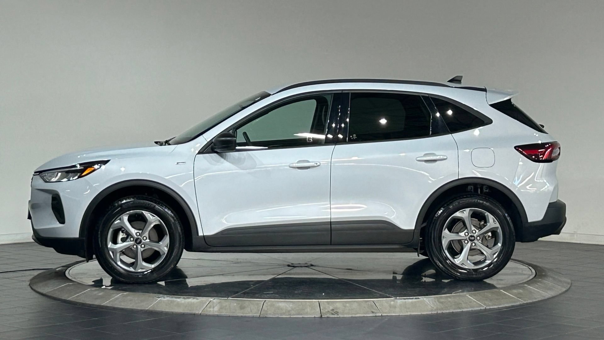 Used 2026 Ford Escape ST-Line AWD/4WD image 6