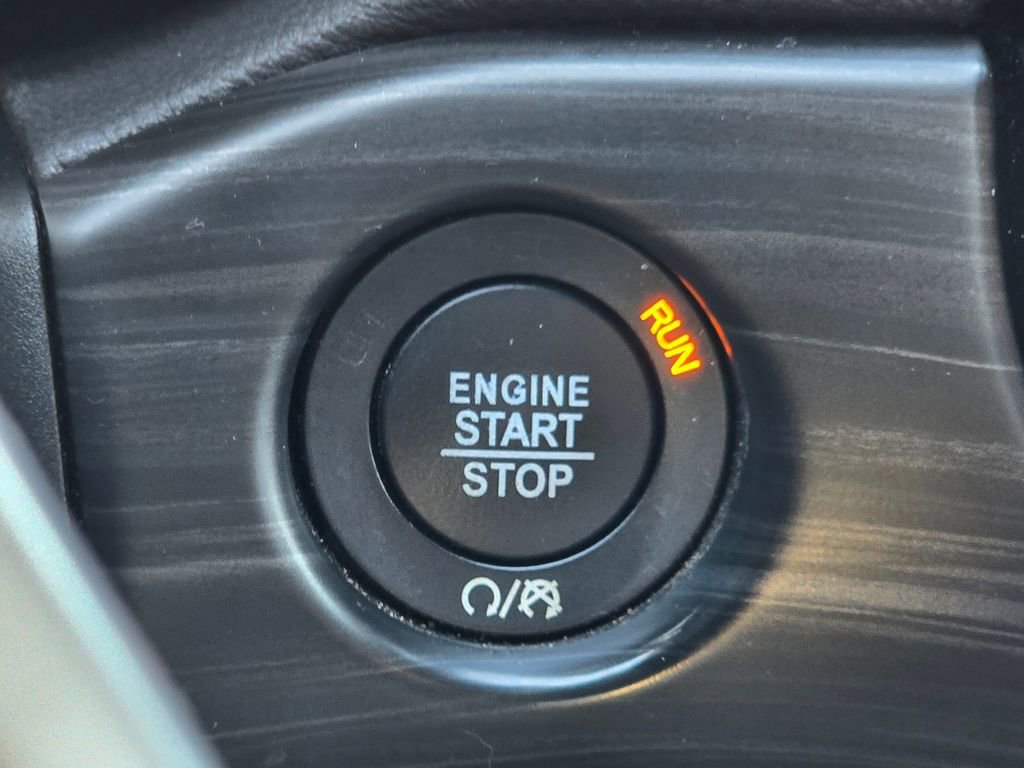 Used 2020 Jeep Grand Cherokee Laredo w/ Quick Order Package 2BN North image 38