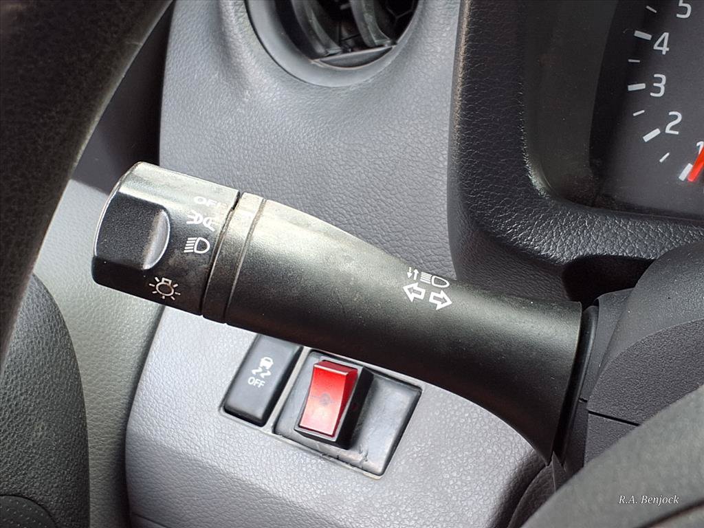 Used 2017 Nissan NV200 S FWD image 19