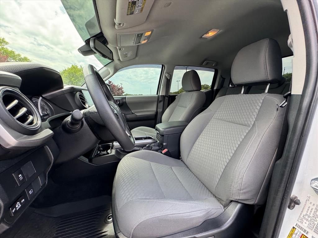 Used 2023 Toyota Tacoma SR5 w/ Technology Package AWD/4WD image 15