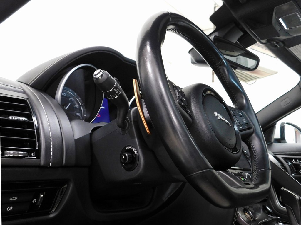 Used 2015 Jaguar F-TYPE R image 41