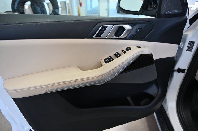 Used 2021 BMW X5 xDrive40i w/ Premium Package image 26