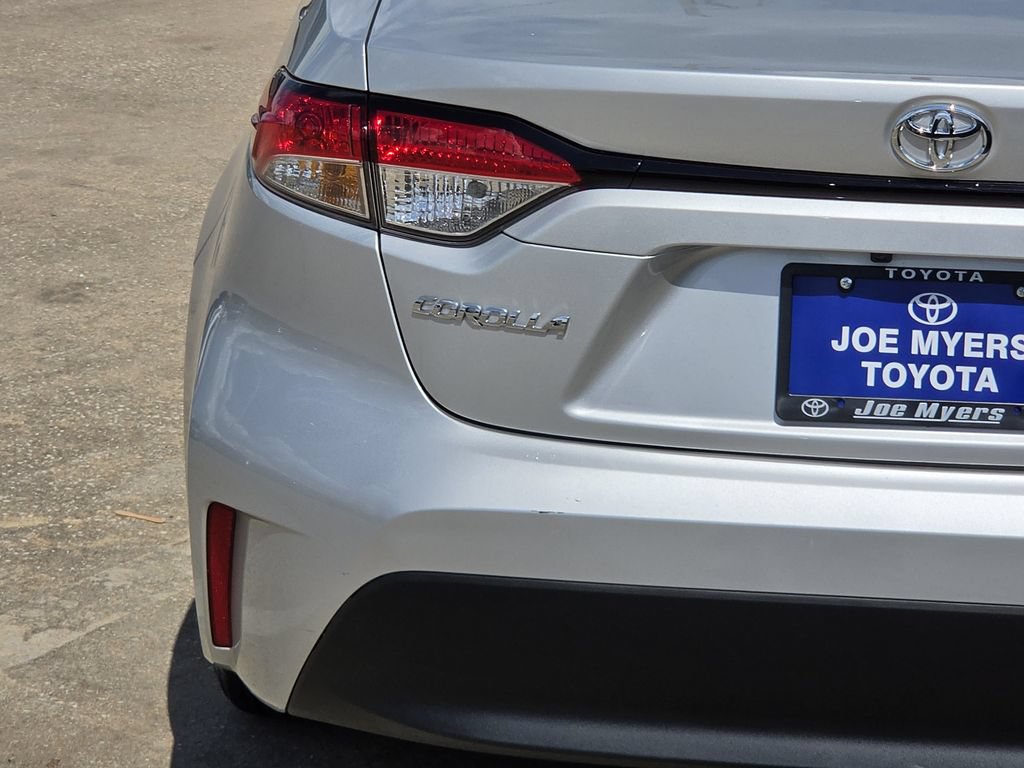 Used 2026 Toyota Corolla LE FWD image 10