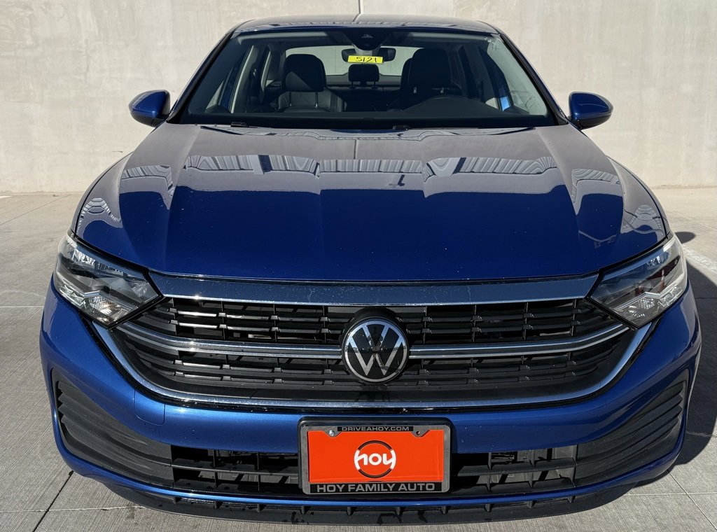 Certified 2024 Volkswagen Jetta SE image 2