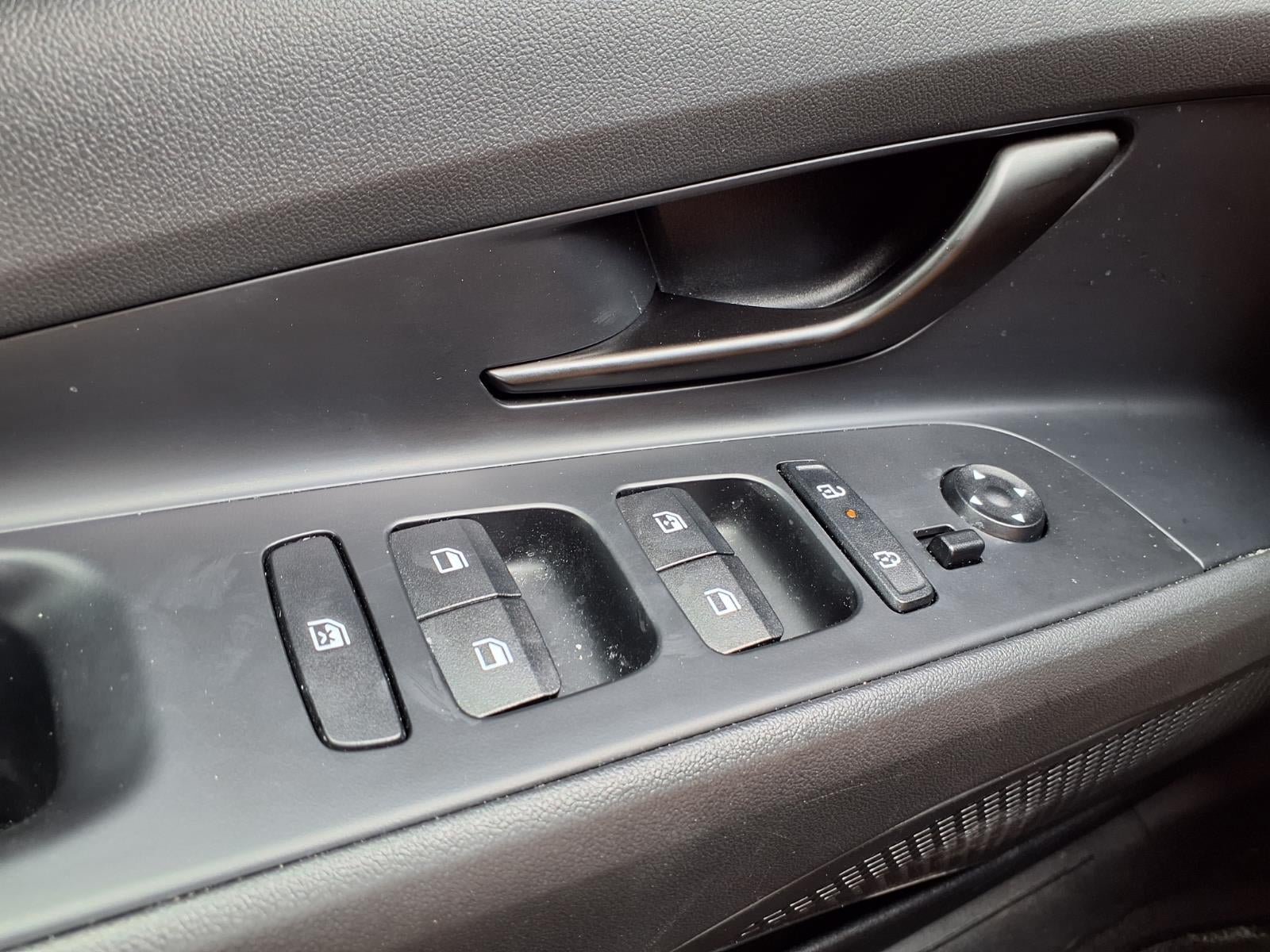 Used 2025 Hyundai Elantra Sport FWD image 16