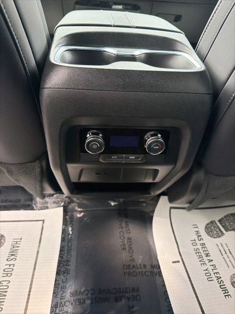 Used 2026 Buick Enclave Preferred AWD/4WD image 12