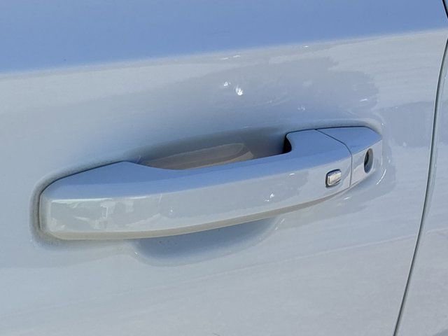 Used 2023 Chevrolet Suburban RST w/ Luxury Package image 15