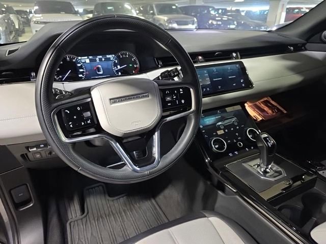 Used 2023 Land Rover Range Rover Evoque R-Dynamic SE image 8