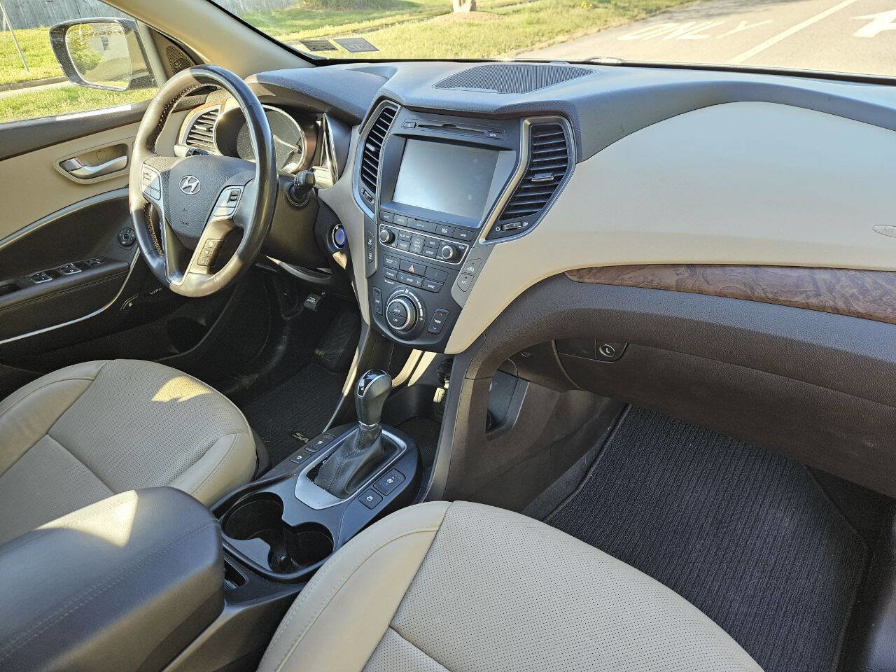 Used 2018 Hyundai Santa Fe Sport FWD image 16