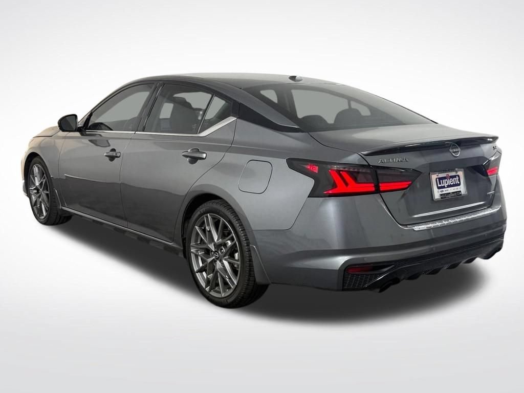Used 2023 Nissan Altima 2.0 SR FWD image 10