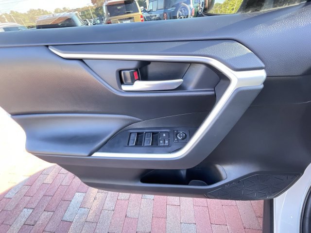 Used 2024 Toyota RAV4 XLE w/ Convenience Package FWD image 10