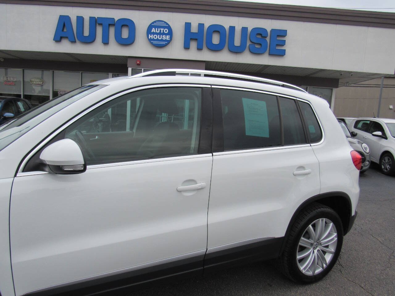 Used 2015 Volkswagen Tiguan SEL AWD/4WD image 3