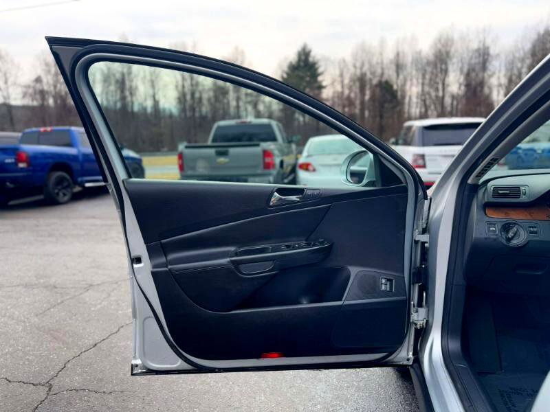 Used 2008 Volkswagen Passat Lux image 8