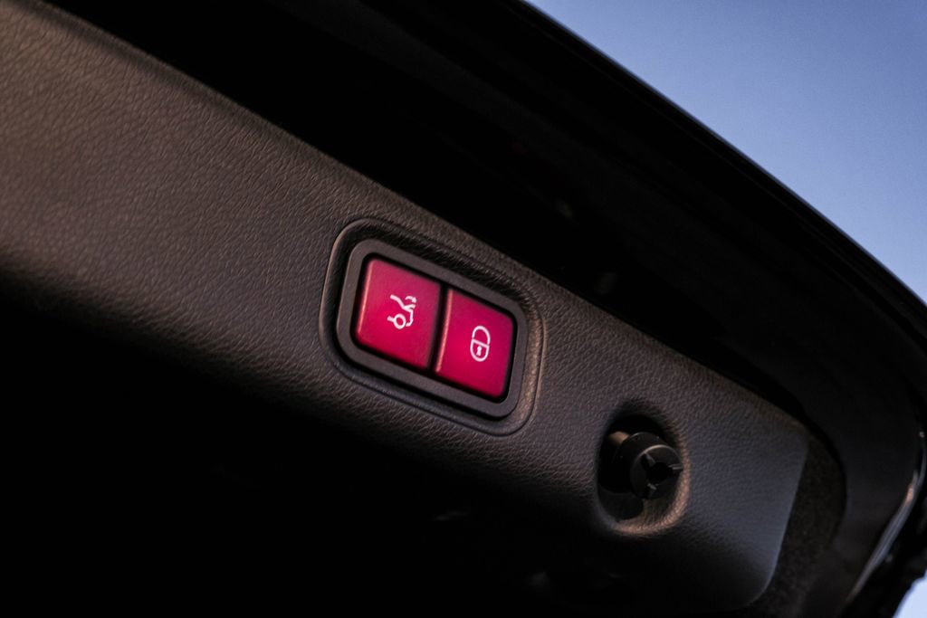 Used 2021 Mercedes-Benz E 350 Sedan image 54