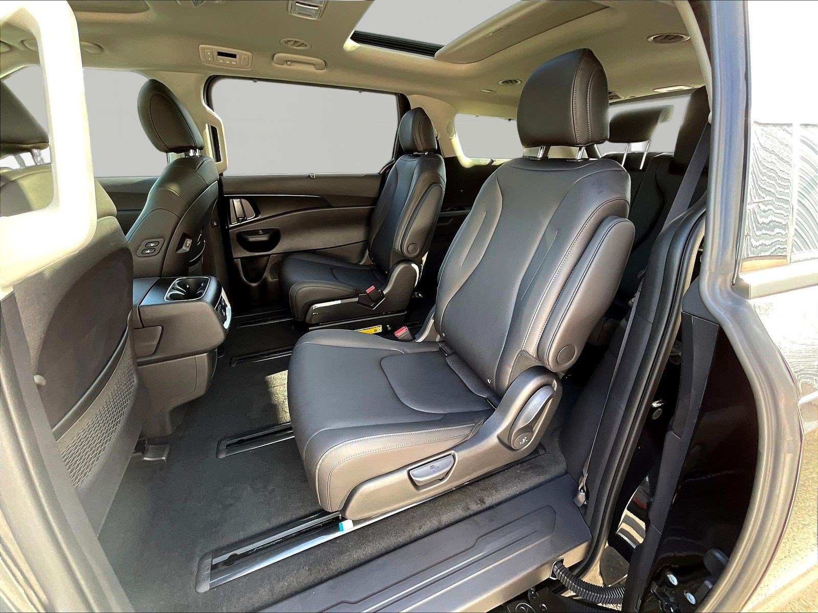 New 2027 Kia Carnival SX FWD image 18