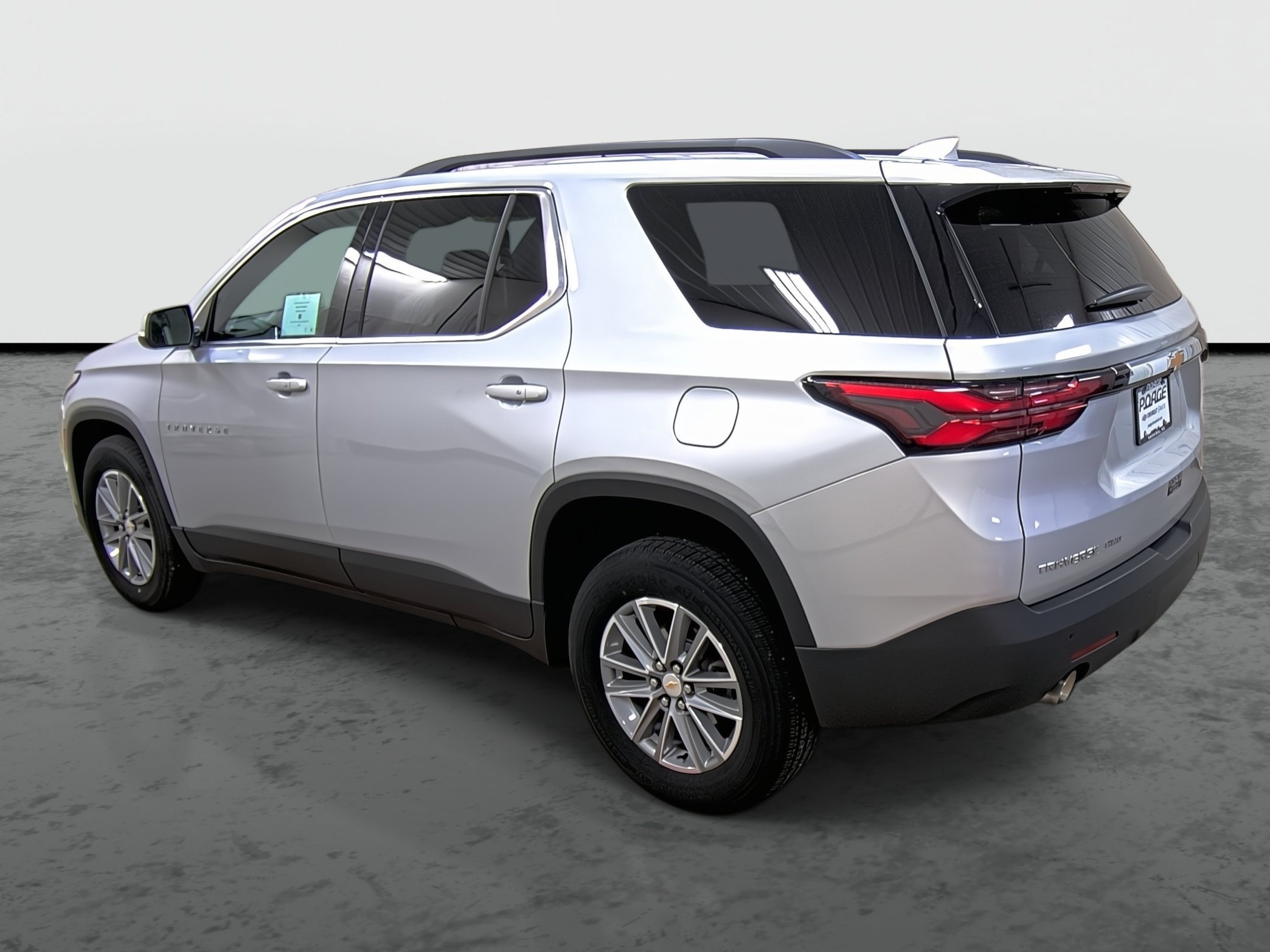 Certified 2022 Chevrolet Traverse LT w/ LPO, Cargo Package AWD/4WD image 2