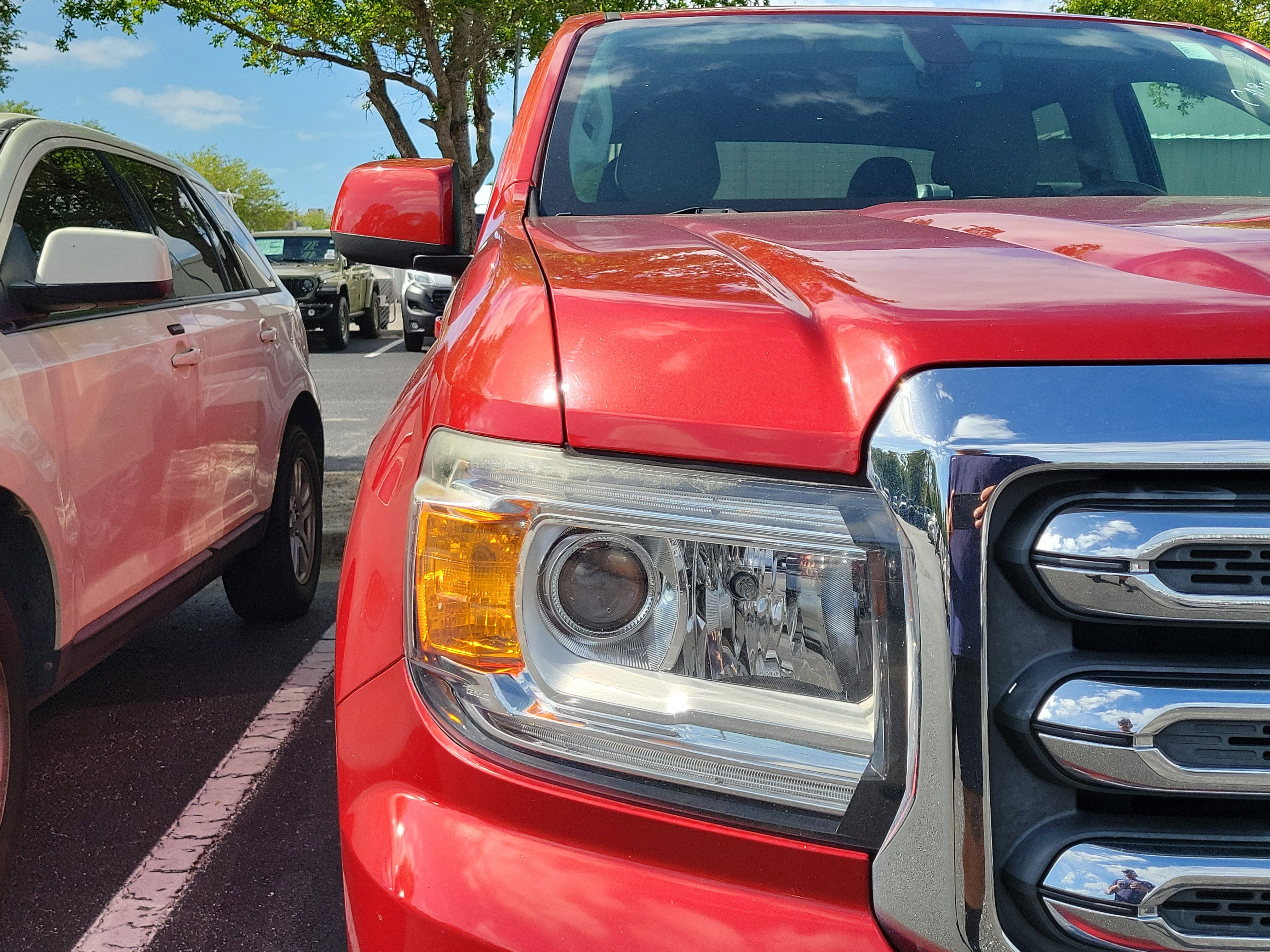 Used 2015 GMC Canyon SLE image 7