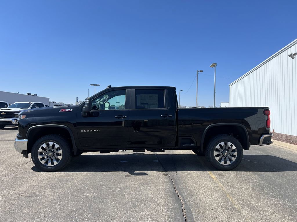 New 2026 Chevrolet Silverado 3500 LT image 2