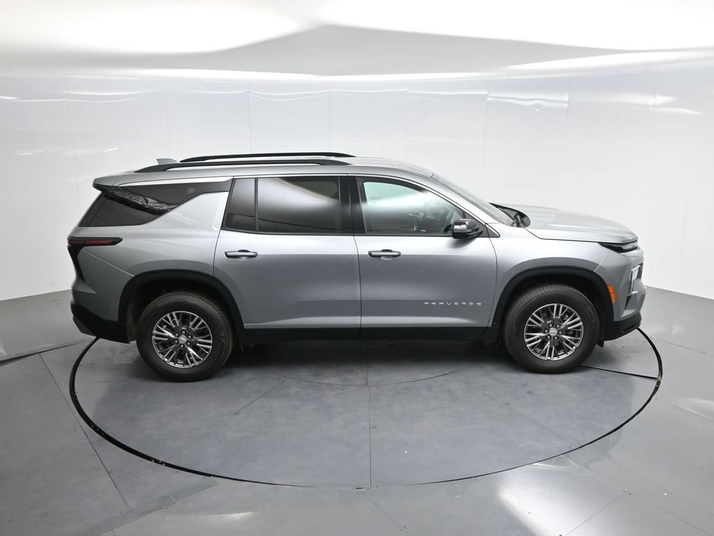 Used 2025 Chevrolet Traverse LT AWD/4WD image 64