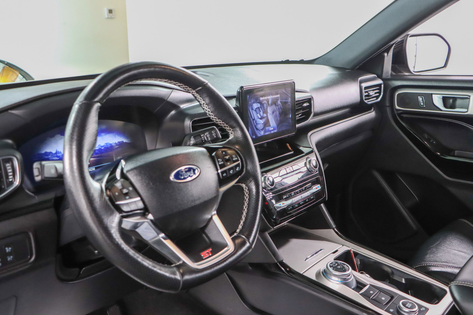 Used 2022 Ford Explorer ST w/ ST Street Pack image 22