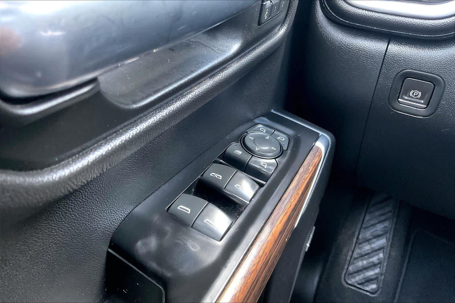 Used 2019 Chevrolet Silverado 1500 High Country w/ Safety Package II RWD image 35