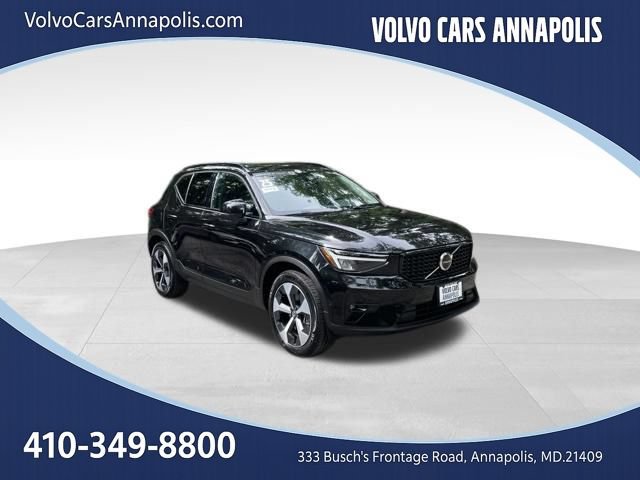 Certified 2025 Volvo XC40 B5 Plus AWD/4WD image 1