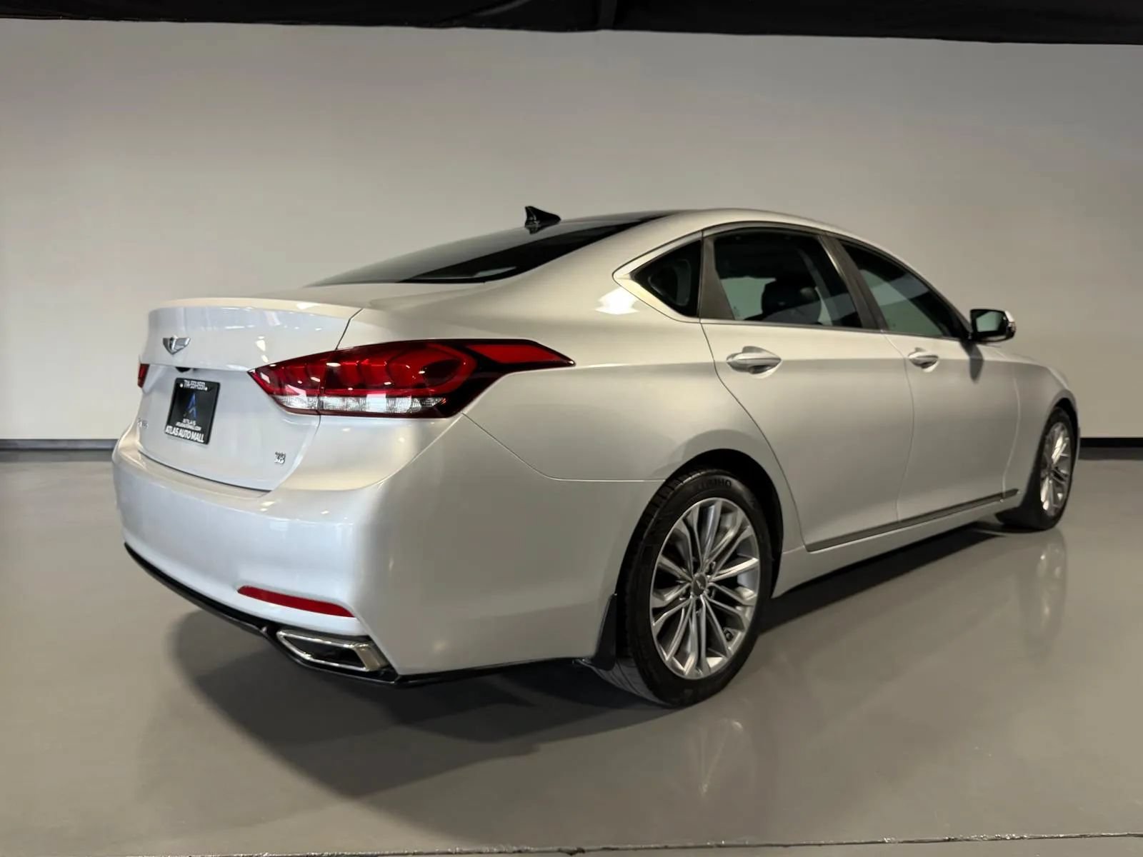 Used 2015 Hyundai Genesis 3.8 w/ Option Group 02 RWD image 4