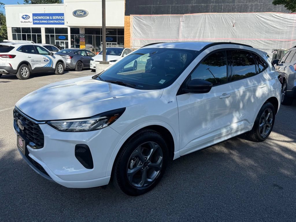 Used 2023 Ford Escape ST-Line w/ Tech Pack #1 AWD/4WD image 4
