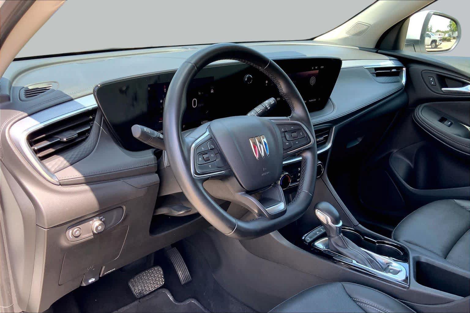 Used 2024 Buick Encore GX Sport Touring FWD image 17