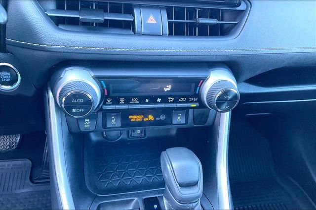 Used 2019 Toyota RAV4 XLE w/ Convenience Package FWD image 33