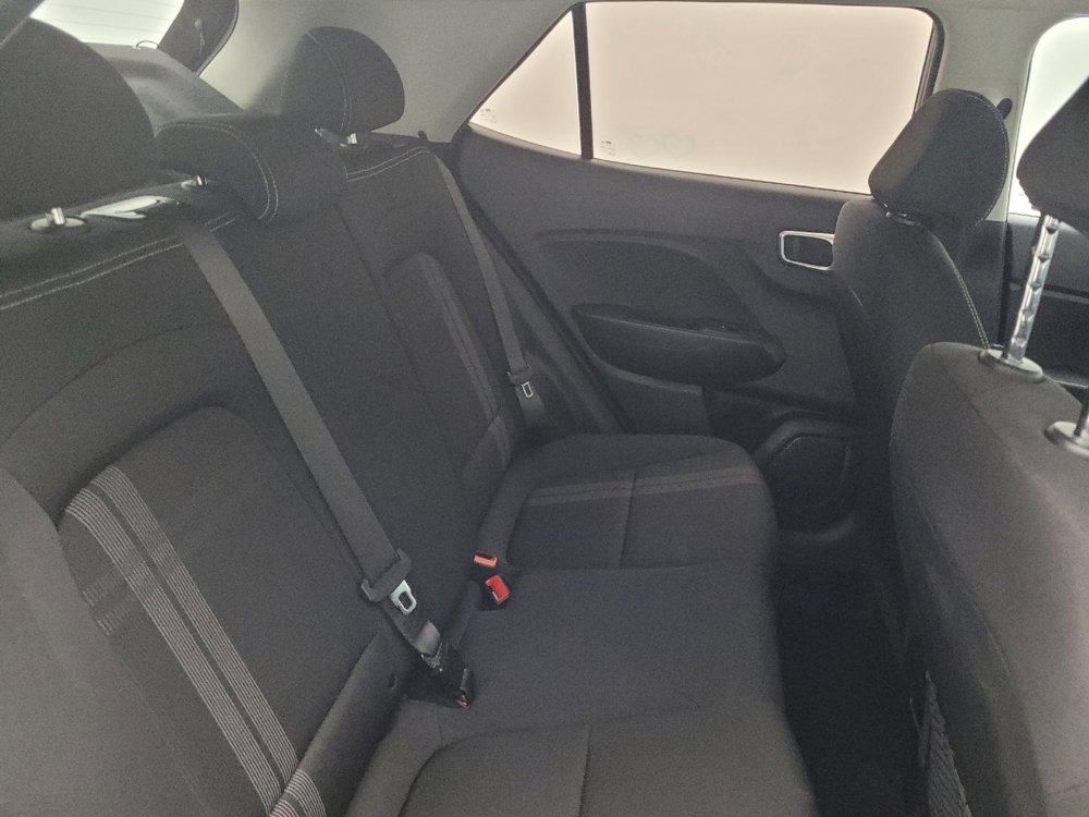 Used 2024 Hyundai Venue SEL FWD image 19