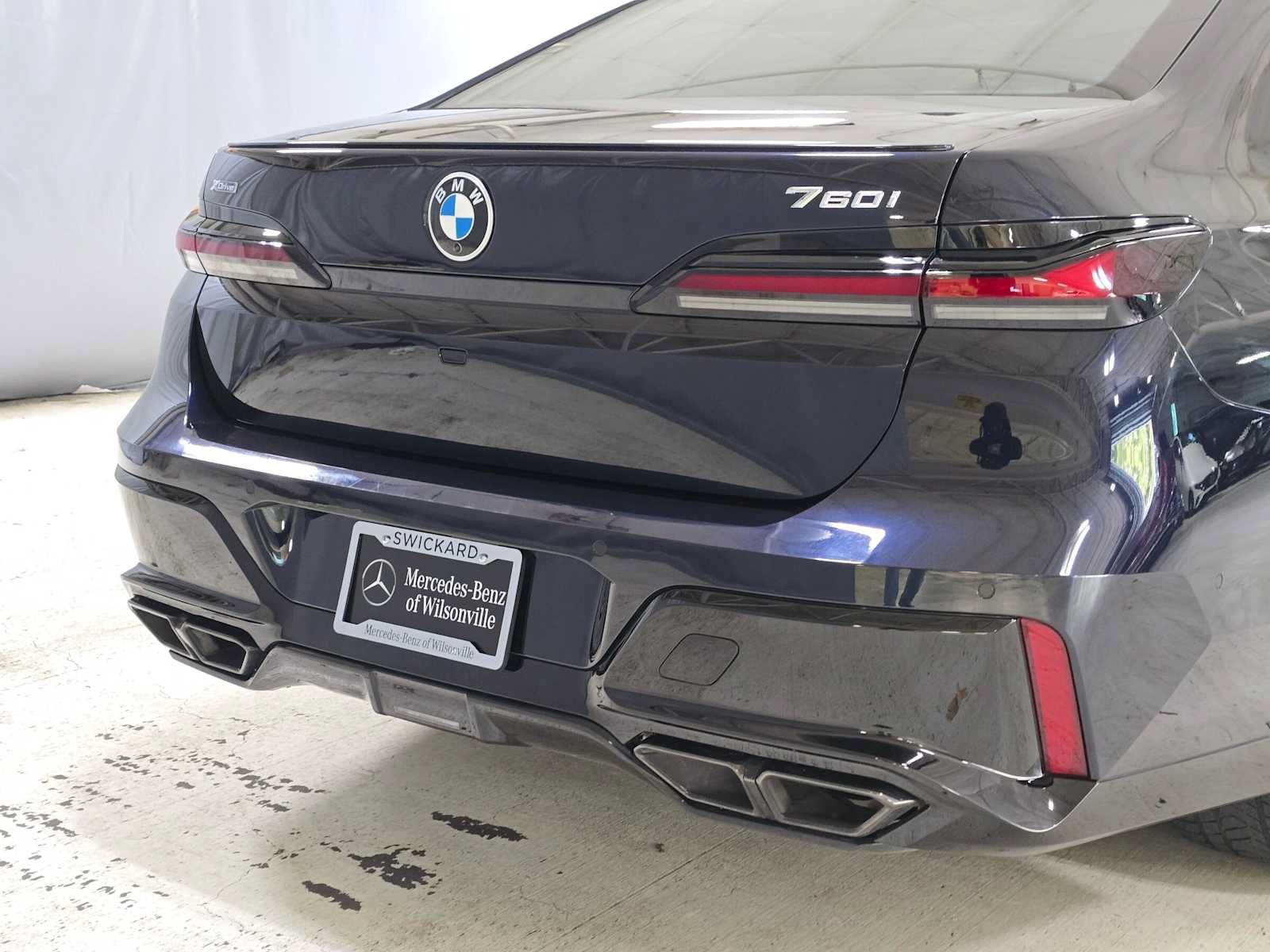 Used 2023 BMW 760i xDrive AWD/4WD image 13