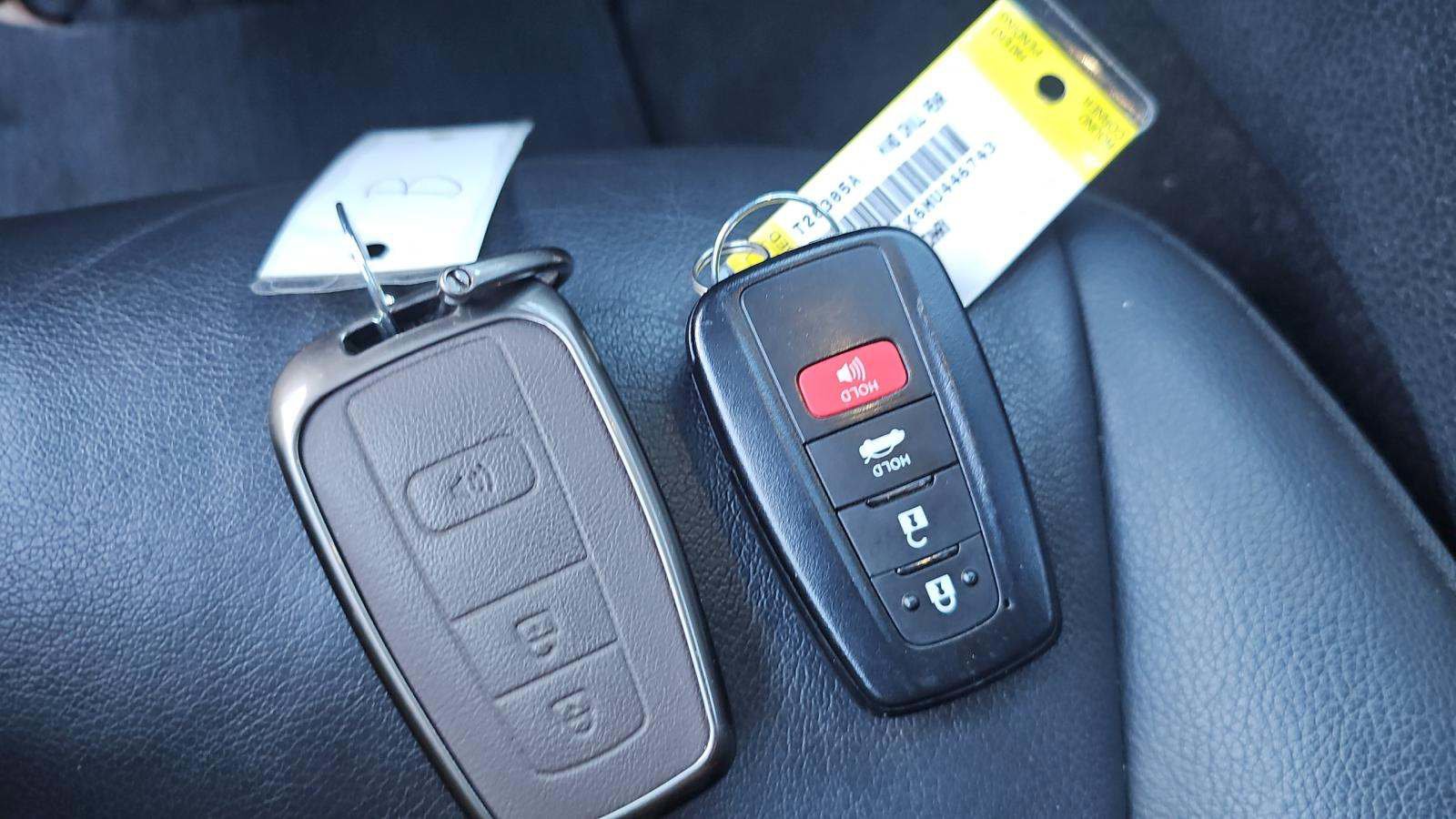 Used 2021 Toyota Camry XSE image 17