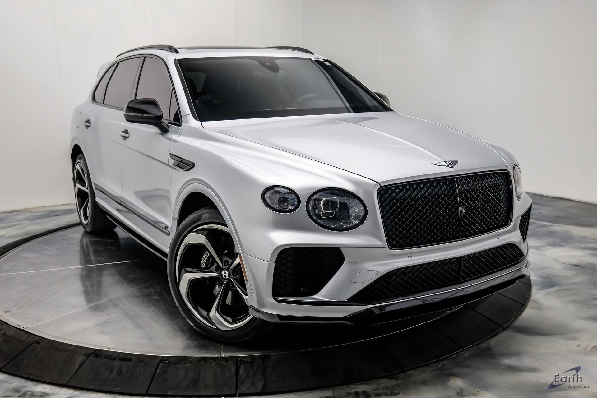 Used 2022 Bentley Bentayga AWD/4WD image 24