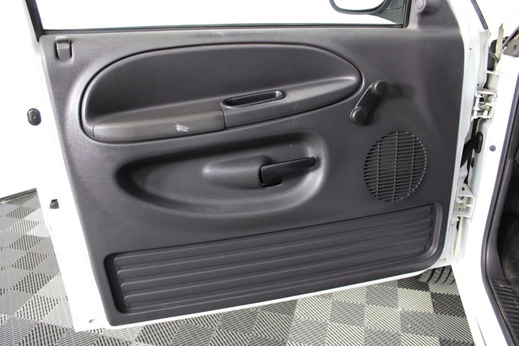 Used 2001 Dodge Ram 1500 Truck ST image 12
