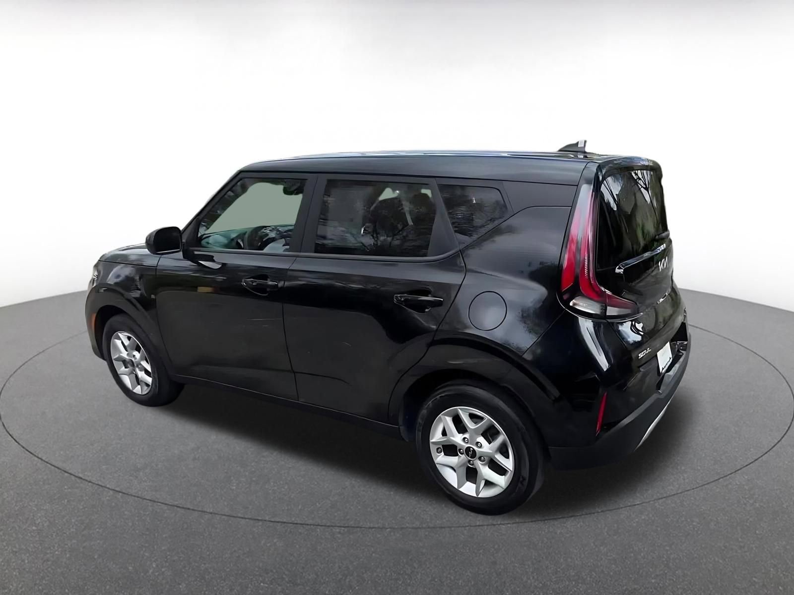 Used 2025 Kia Soul LX w/ LX Technology Package image 10