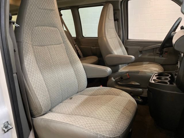 Used 2025 Chevrolet Express 3500 LT w/ LT Preferred Equipment Group RWD image 62