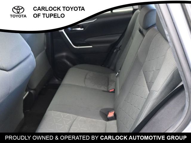 Used 2021 Toyota RAV4 XLE w/ Convenience Package FWD image 29
