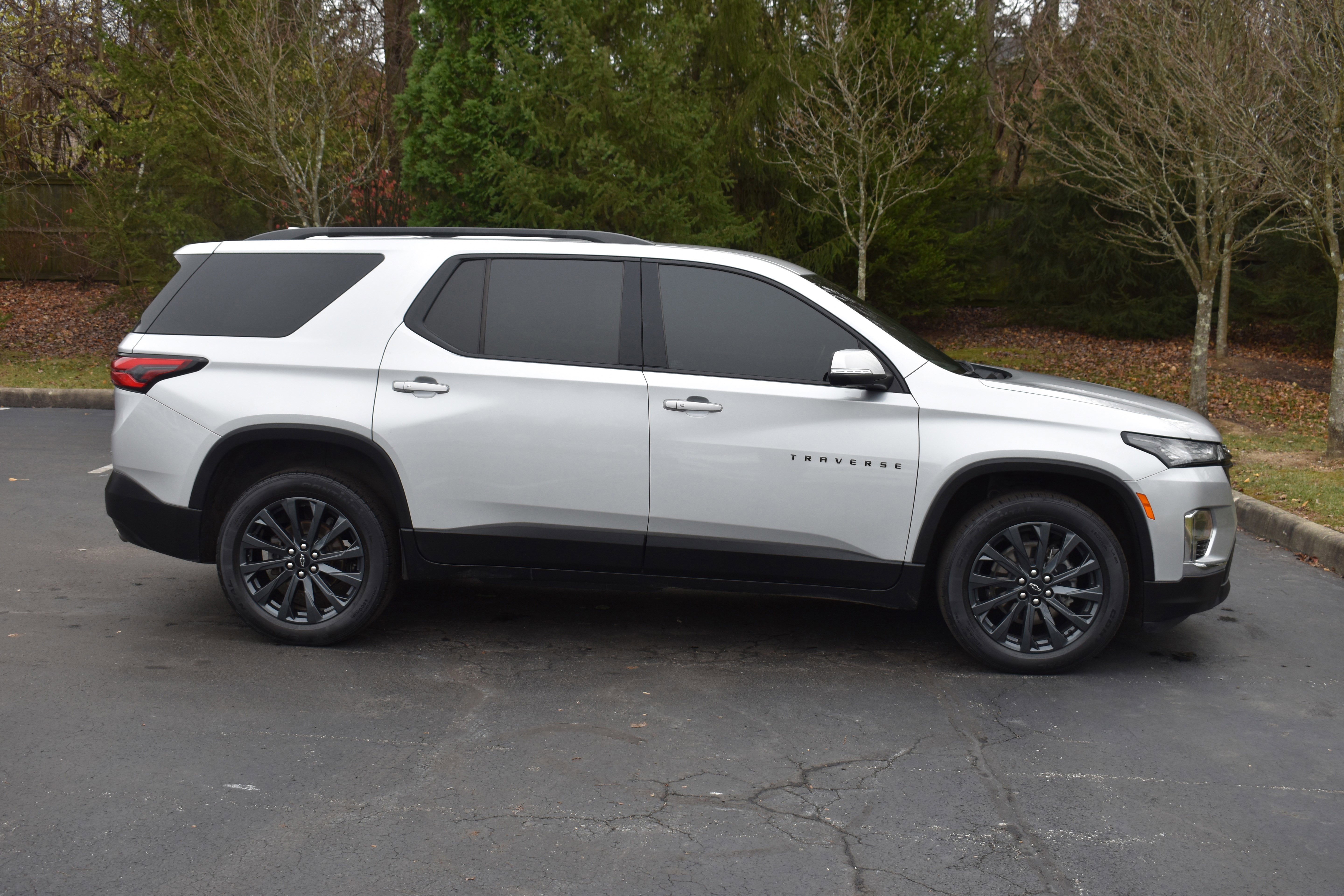 Used 2022 Chevrolet Traverse RS image 32