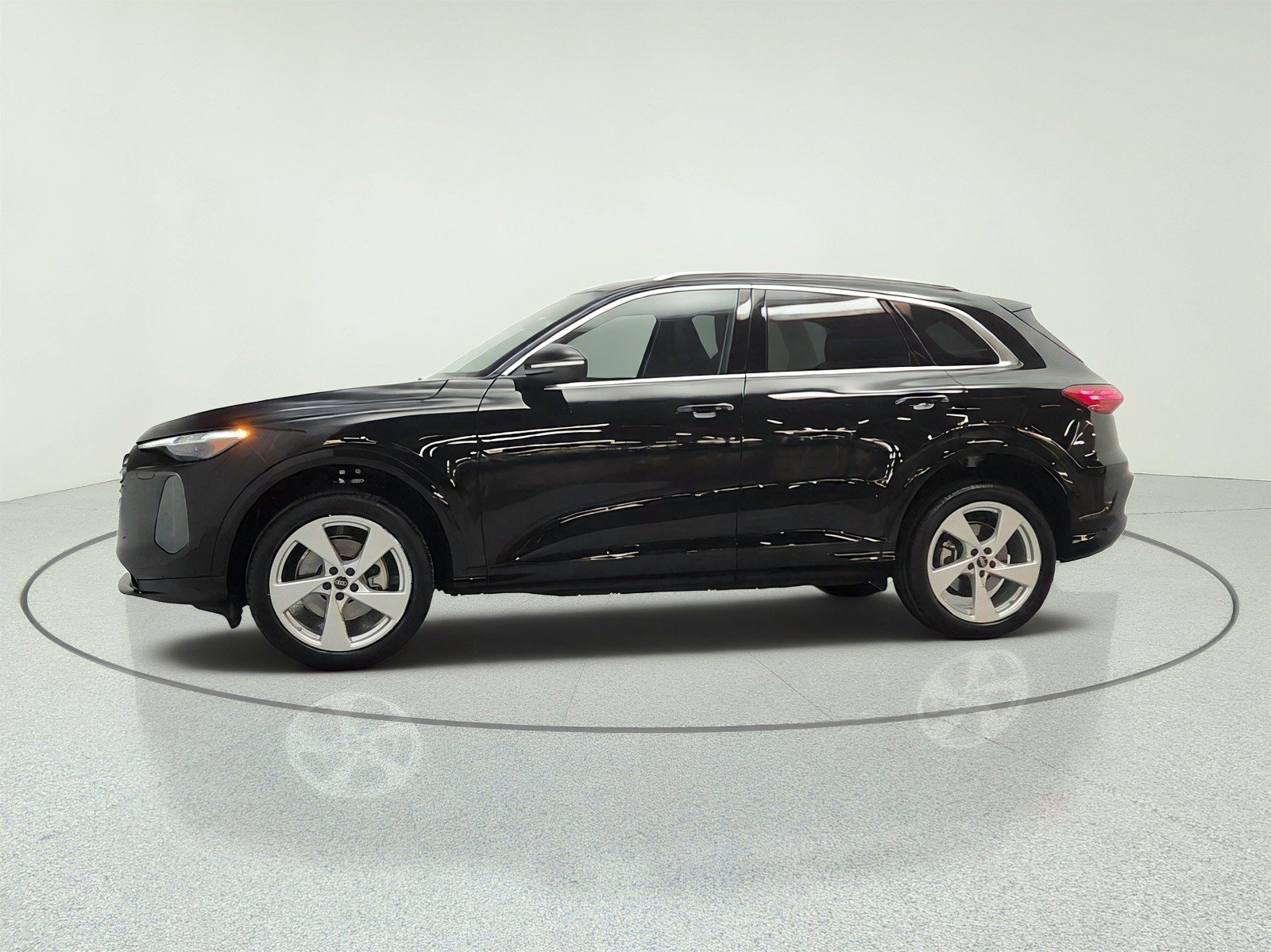 Used 2025 Audi Q5 Premium Plus w/ Premium Plus AWD/4WD image 8